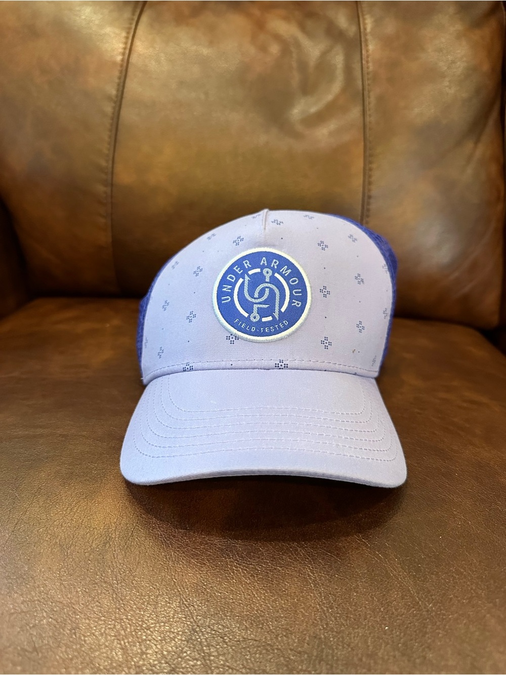 New Under Armour snapback hat- womens